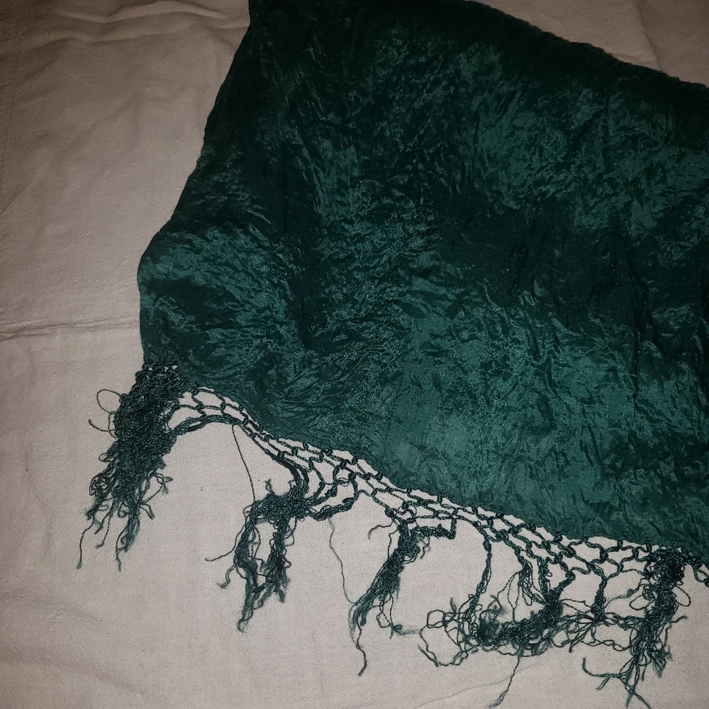 Sikly green scarf